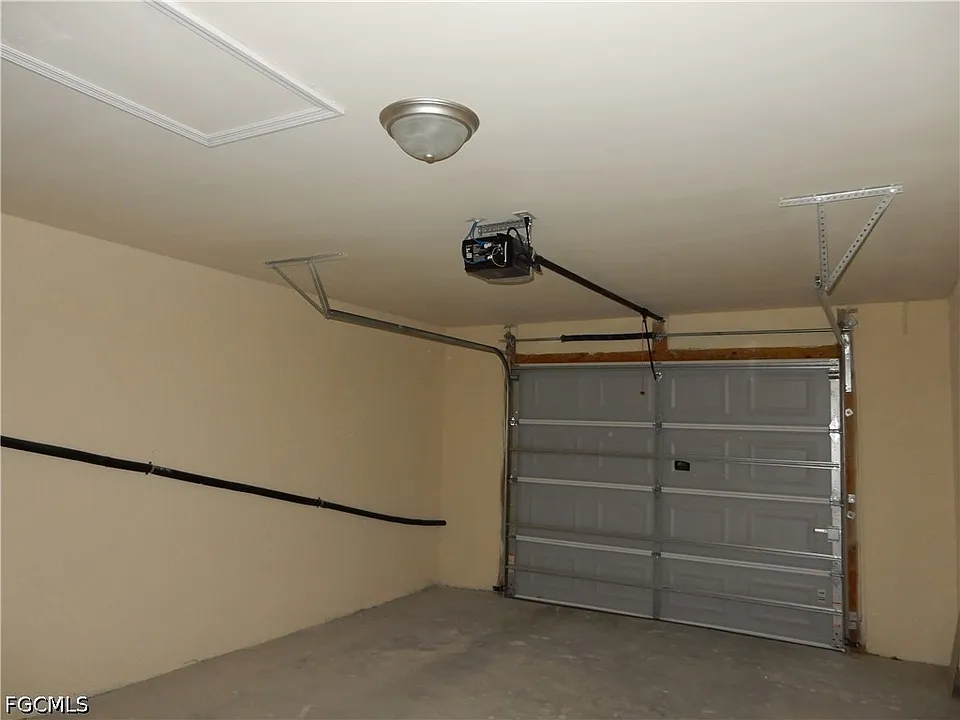 832 Gleason Pkwy