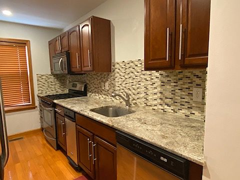 1st image of 2121 Carpenter St #1