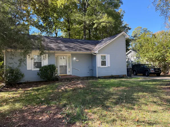 7814 Hickory Hollow Ln, Charlotte, NC 28227