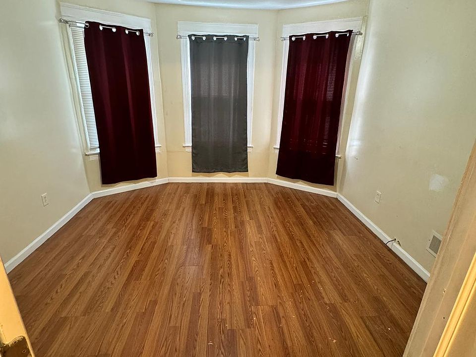 1st image of 373 S 18th St Floor 1