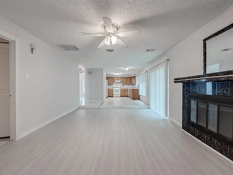 2915 Windchase Blvd — Photo 11