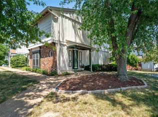 2374 Hidden Meadow Ln, Ballwin, MO 63021