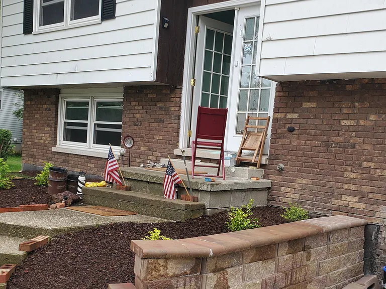 313 W Church St — Photo 1