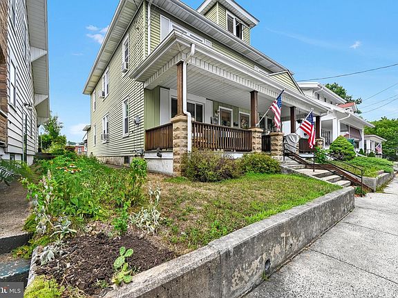 2nd image of 16 Laurel St
