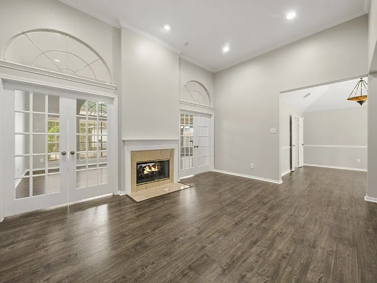 1735 Berkoff Dr — Photo 4
