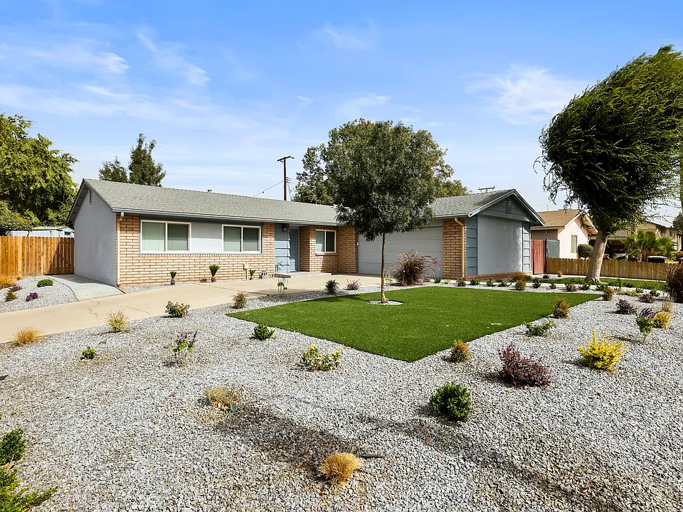 3636 W Tulare Ave