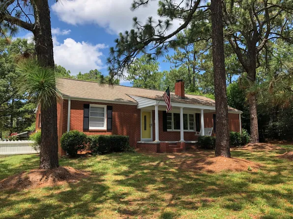 710 S Bennett St, Southern Pines, NC 28387