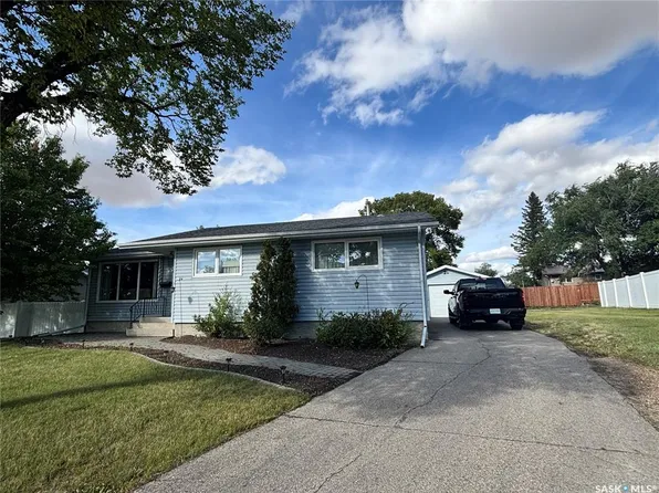 24 King DRIVE, Kindersley, SK S0L 1S0
