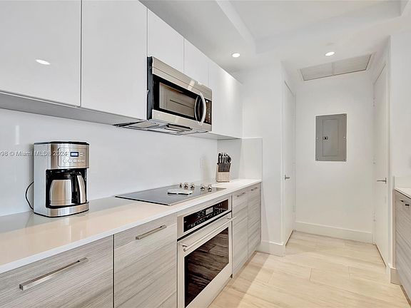 4th image of 121 NE 34th St #2407