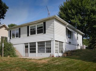 1304 Wetherfield Dr S, Portage, MI 49002
