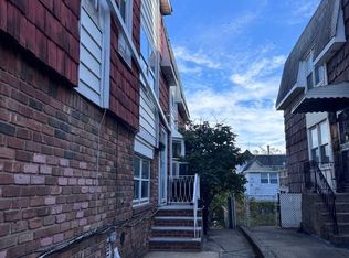 1539 Bell Blvd FLOOR 2, Bayside, NY 11360