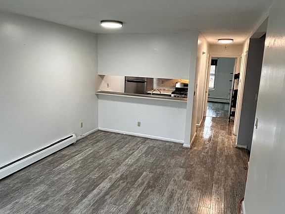 4th image of 1425 Bryant Ave Floor 2