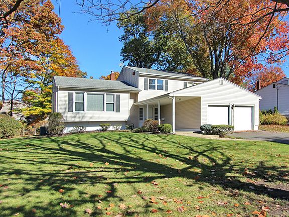 2nd image of 7 Knollwood Dr