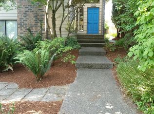 1015 NE 98th St #A, Seattle, WA 98115