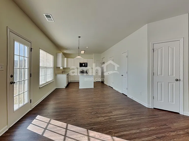 2524 Ingleside Dr — Photo 4