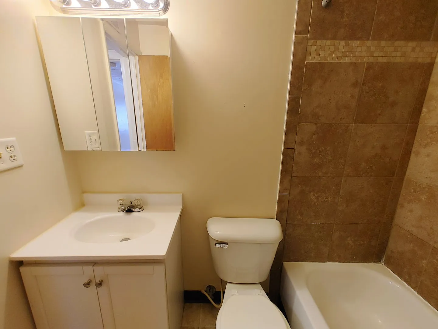 N 4th 2150 ACM — Photo 2