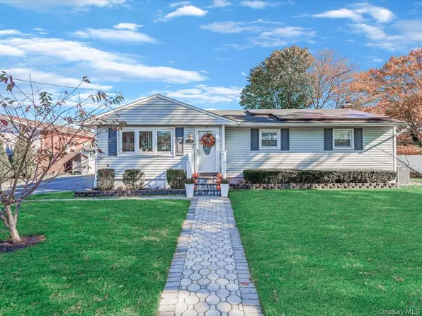 121 S 30th Street, Wyandanch, NY 11798