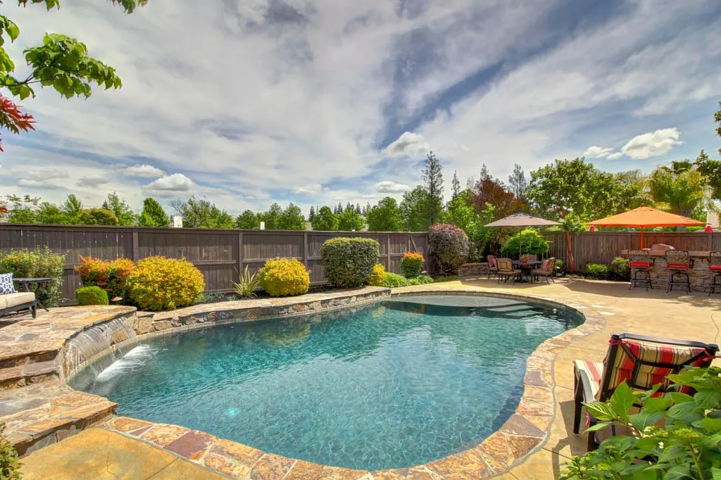 1813 Heather Garden Ln photo 1