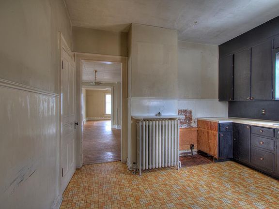 5th image of 191 Blaine Ave