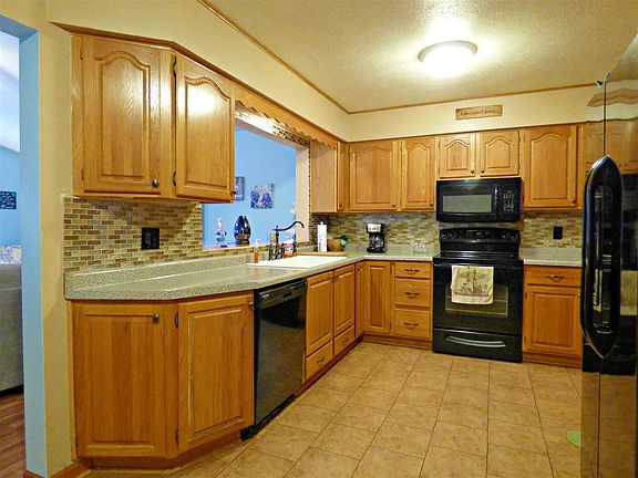 3rd image of 1770 Riverview Dr