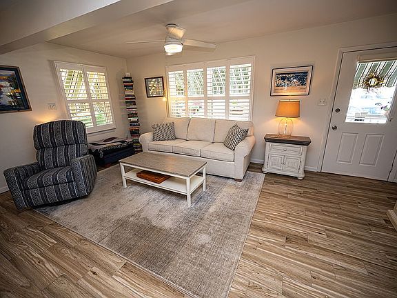 4th image of 5531 West Ave #1