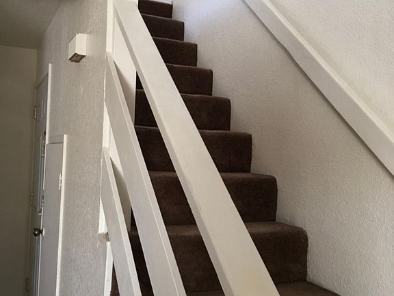 5th image of 2834 W Caldwell Ave