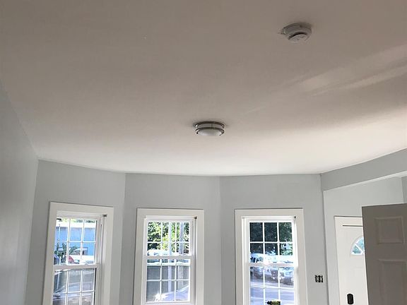 4th image of 242 Sanford St