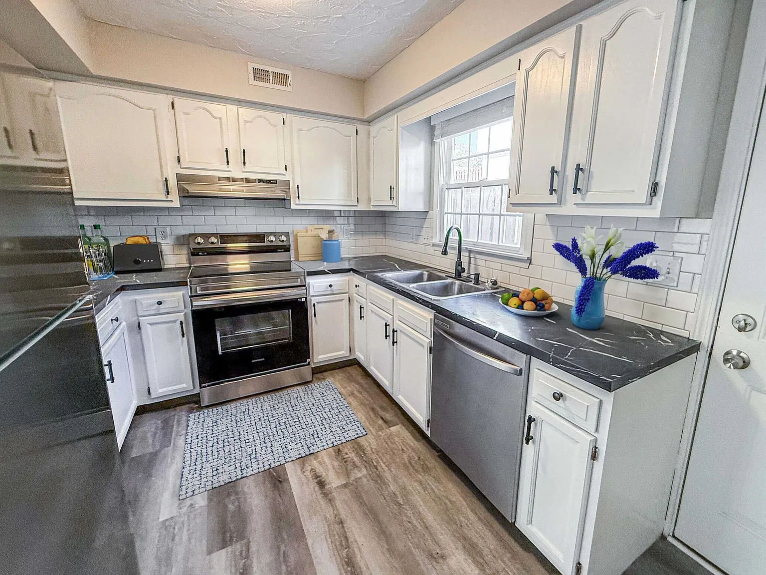 Pinnacle Townhomes — Photo 2