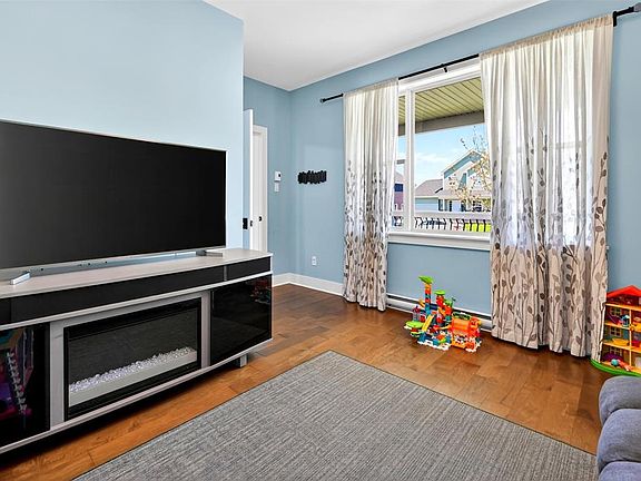 5th image of 38 Denehurst Street