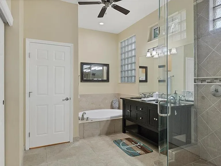3521 Almeria Ave — Photo 18