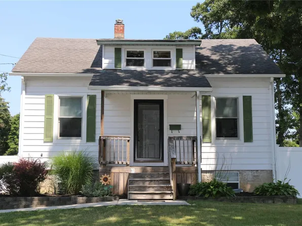 67 Richard Avenue, Islip Terrace, NY 11752