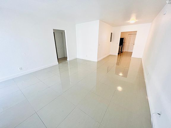 5th image of 9772 E Bay Harbor Dr #5S