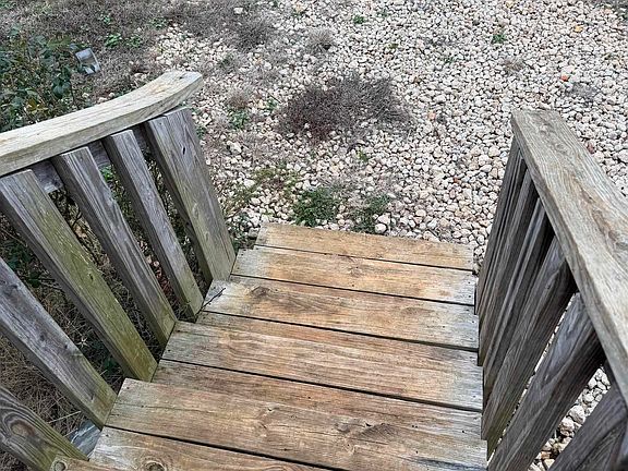 2nd image of 128 Eton Ct