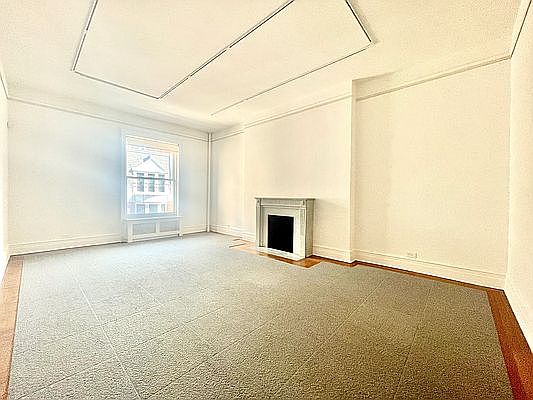 3rd image of 16 E 71st St #1D