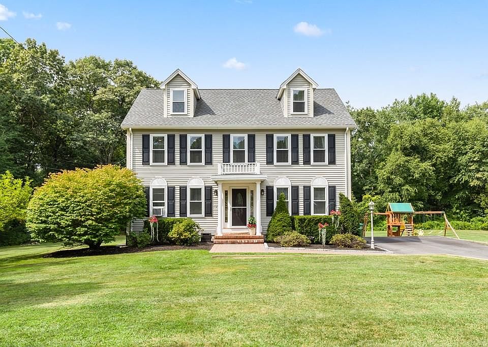 1st image of 21 Hardwood Dr