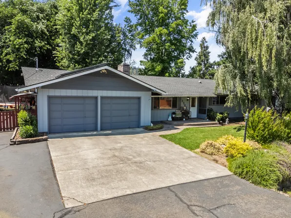 3365 Green Acres Dr, Central Pt, OR 97502