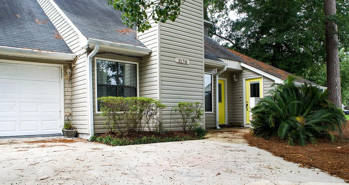 4 bed, 2062 sqft, $6,000 — Photo 1