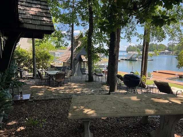 454 Cove Dr — Photo 3