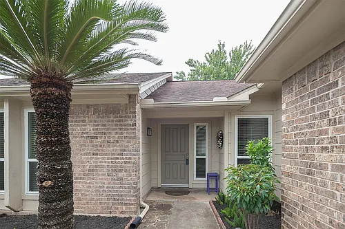 2838 Colony Dr Photo 1