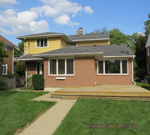 4th image of 1015 Fair Oaks Ave