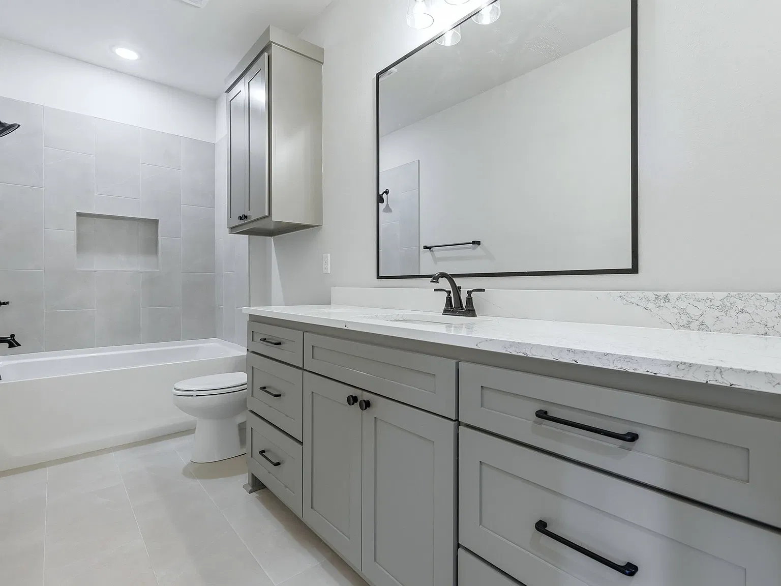 3 bed, 2.5 bath, 1400 sqft, $2,200 — Photo 4