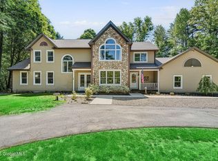 14 Stone Pine Ln, Queensbury, NY 12804