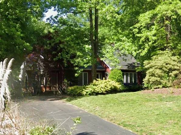 7606 Montmartre Rd, Greensboro, NC 27409