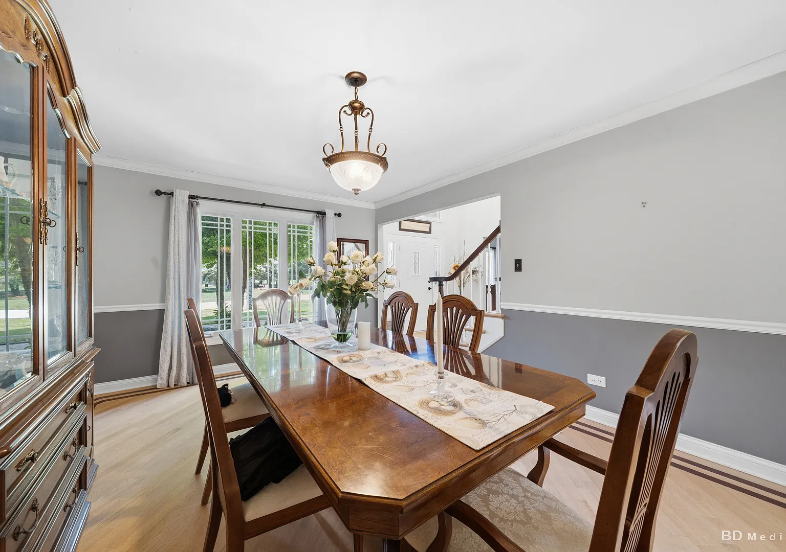 4 bed, 2.5 bath, 3265 sqft, $4,900 — Photo 4