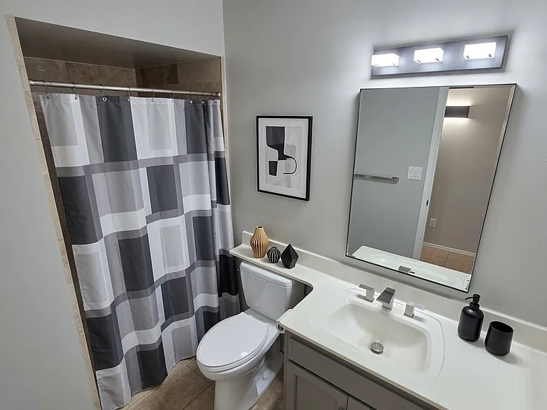 2nd Bathroom