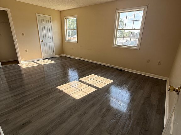 5th image of 161 Gracy St #151