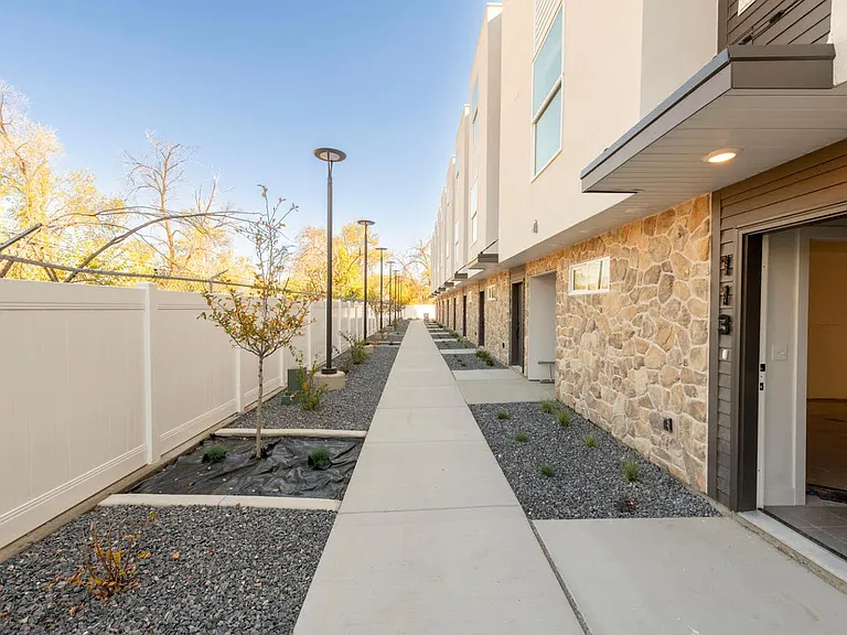 Park Place Townhomes — Photo 6