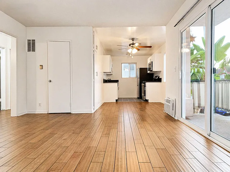 1808 N Harvard Blvd — Photo 1