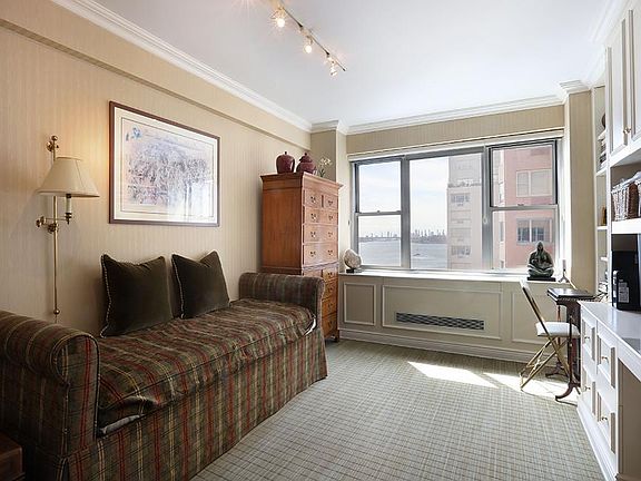 3rd image of 25 Sutton Pl S APT 16H