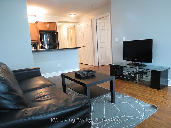 4th image of 25 Greenview Ave #423
